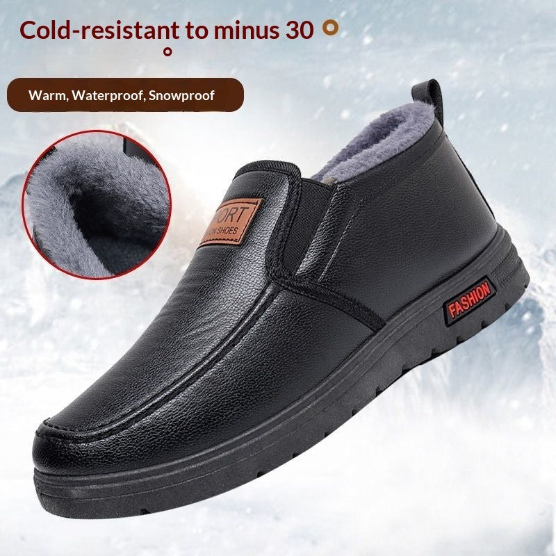Fleece-lined waterproof slip-on shoes, black slip-on design with fur-like inner lining