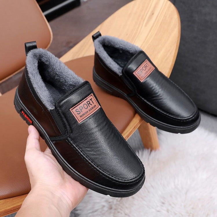 Fleece-lined waterproof slip-on shoes, black leather upper with cushioned collar